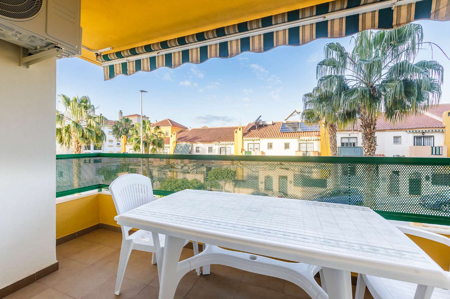 Piso en venta de 3 dormitorios Algarrobo Costa