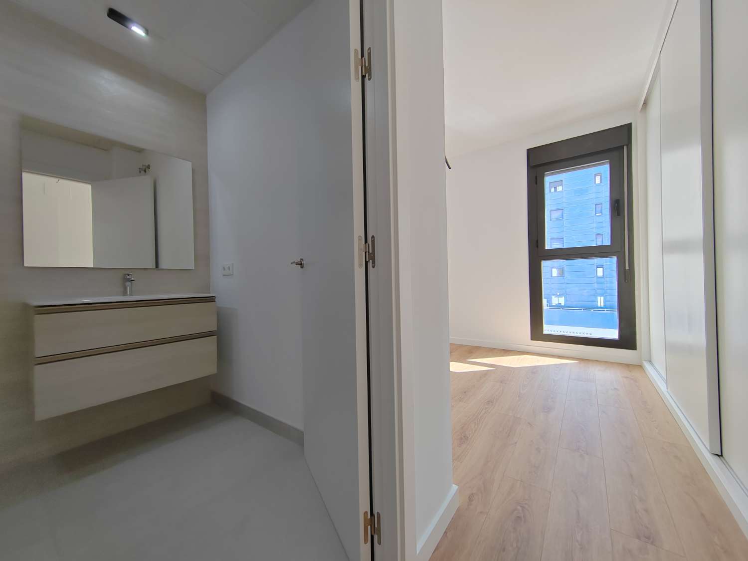 Appartement neuf en première ligne de plage à Torre del Mar