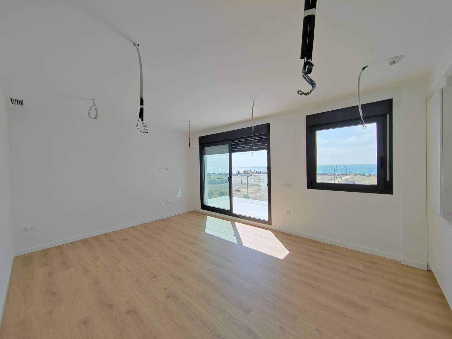 Appartement neuf en première ligne de plage à Torre del Mar