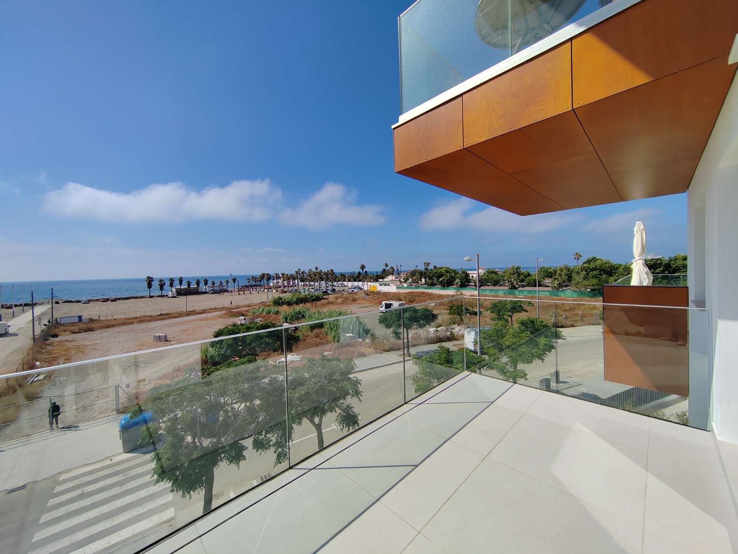 Appartement neuf en première ligne de plage à Torre del Mar