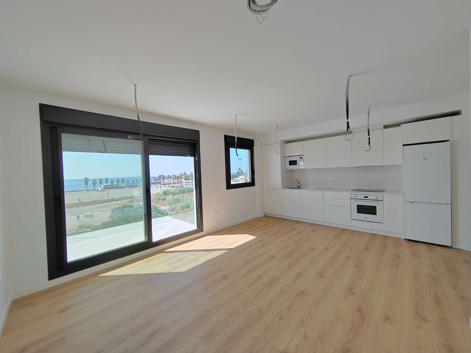 Appartement neuf en première ligne de plage à Torre del Mar