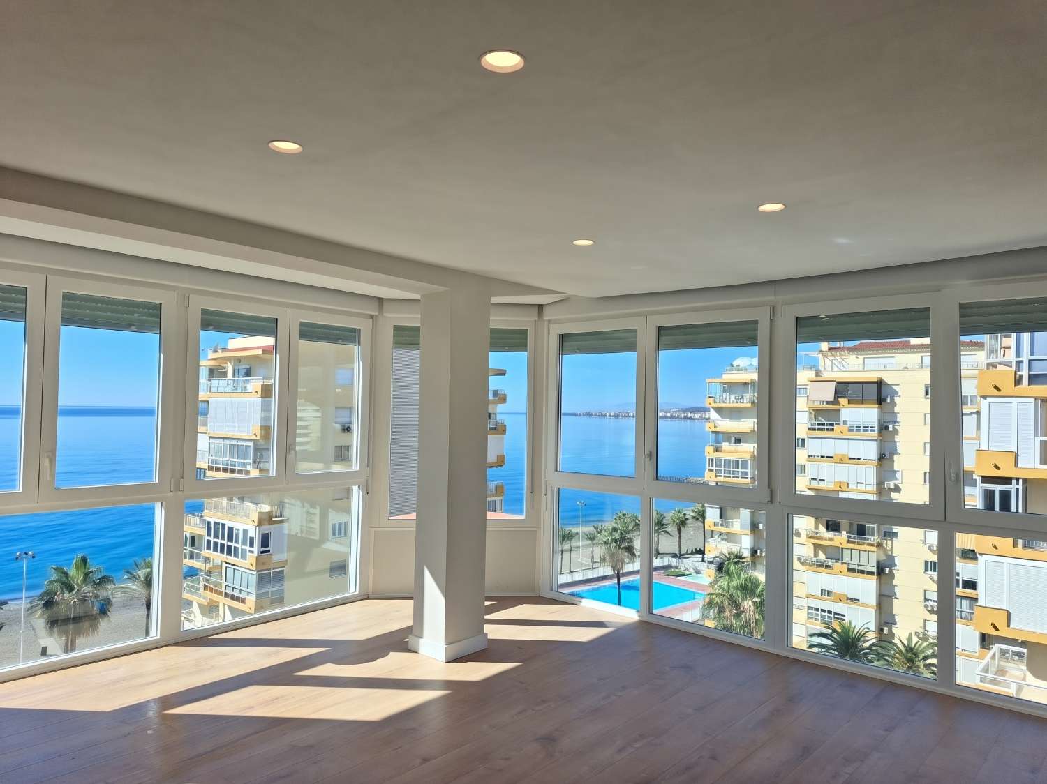 Huoneisto myynnissä Algarrobo Costa