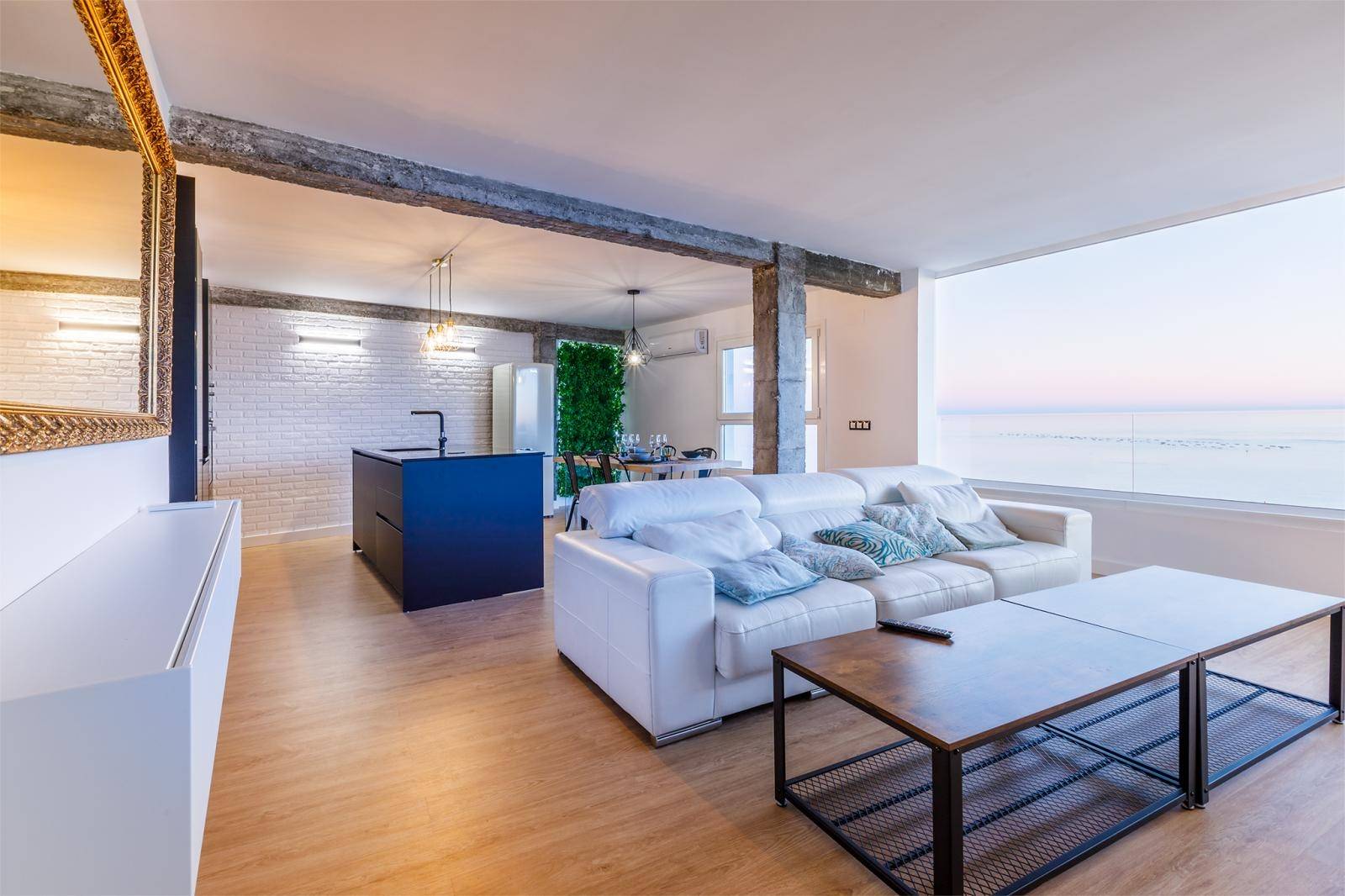 Prachtig luxe appartement aan het strand in Torre del Mar, Malaga, Costa del Sol