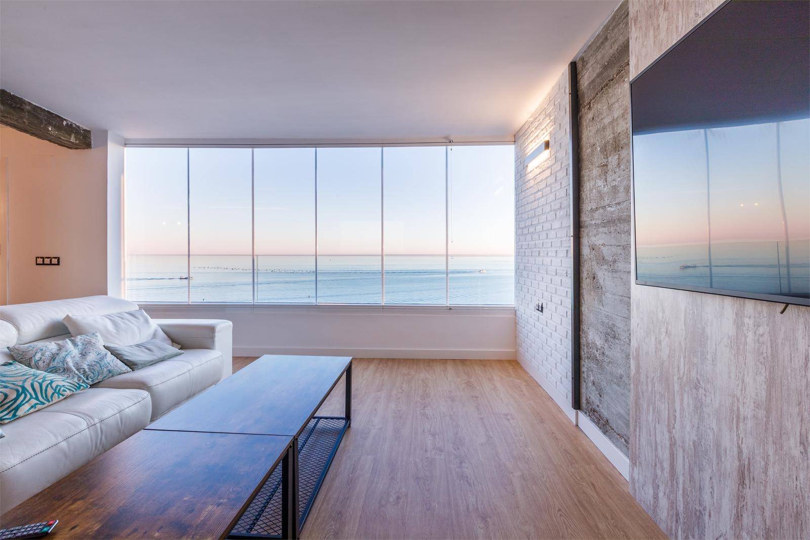 Prachtig luxe appartement aan het strand in Torre del Mar, Malaga, Costa del Sol