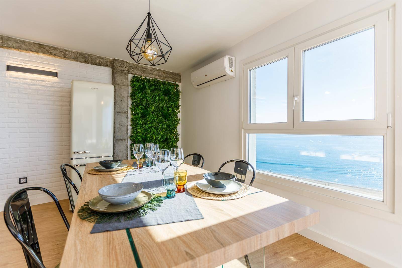 Prachtig luxe appartement aan het strand in Torre del Mar, Malaga, Costa del Sol