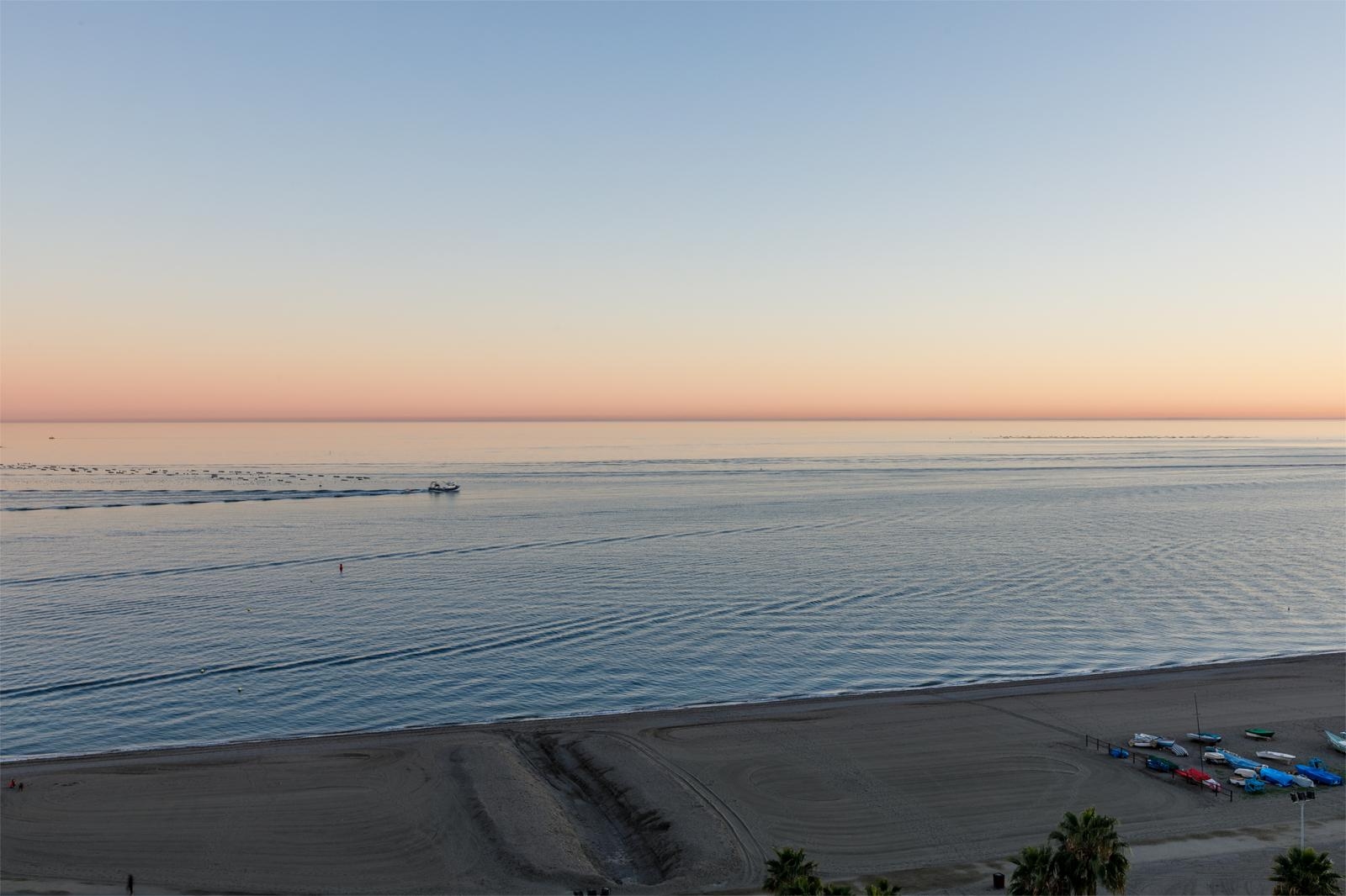 Nádherný luxusní byt na pláži v Torre del Mar, Malaga, Costa del Sol