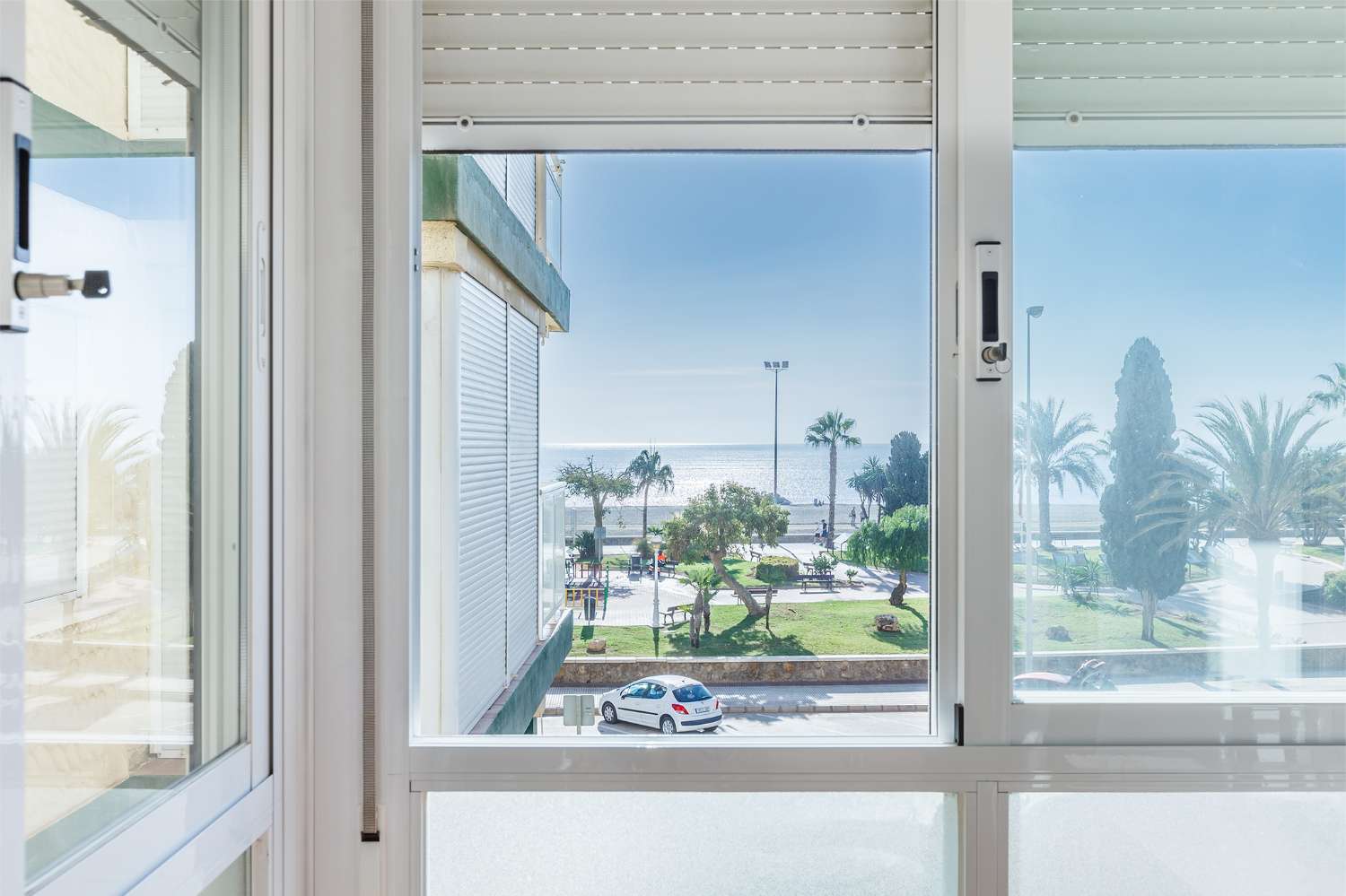 Tvårumslägenhet vid stranden i centrum av Torre del Mar