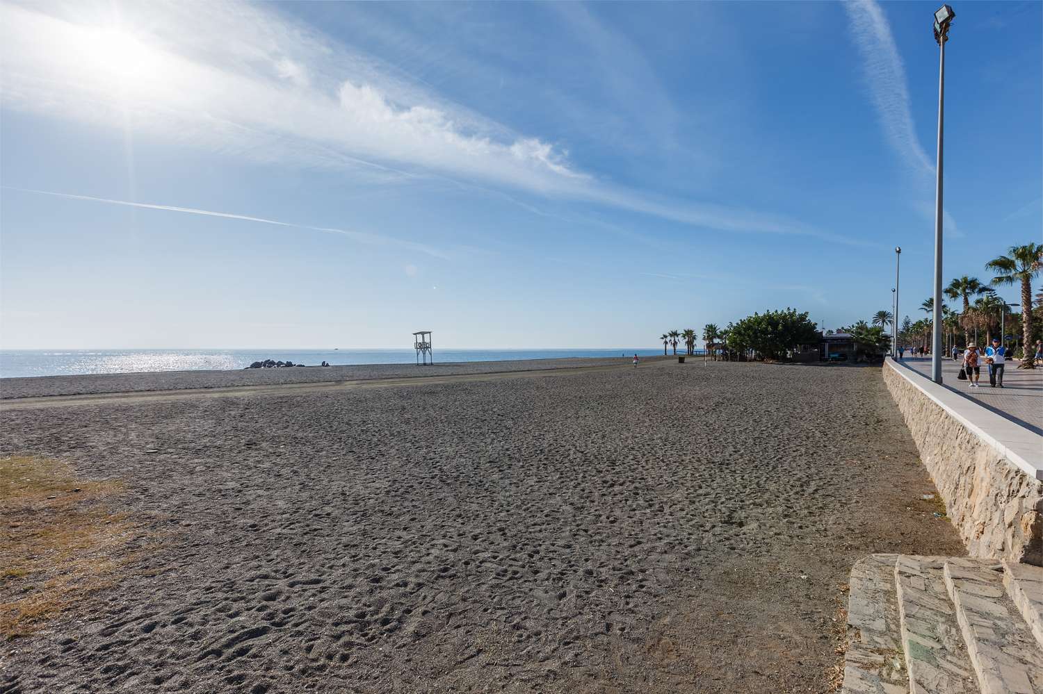 Tvårumslägenhet vid stranden i centrum av Torre del Mar