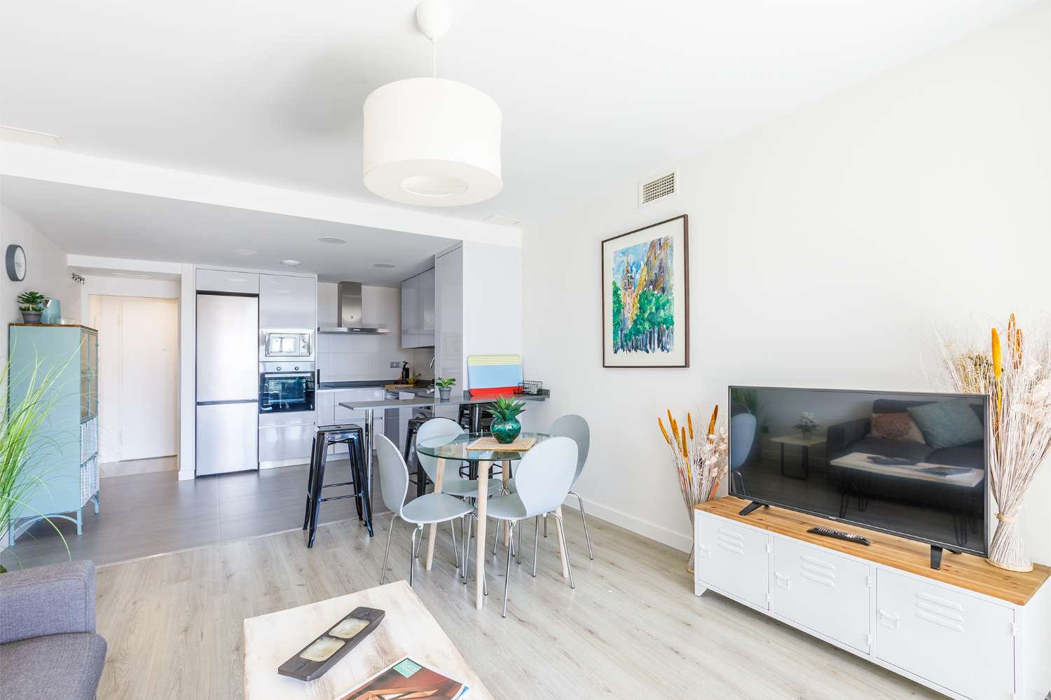 Appartement de trois chambres, avec jardin, barbecue et piscine communautaire à côté de la plage de Puerto de la Caleta