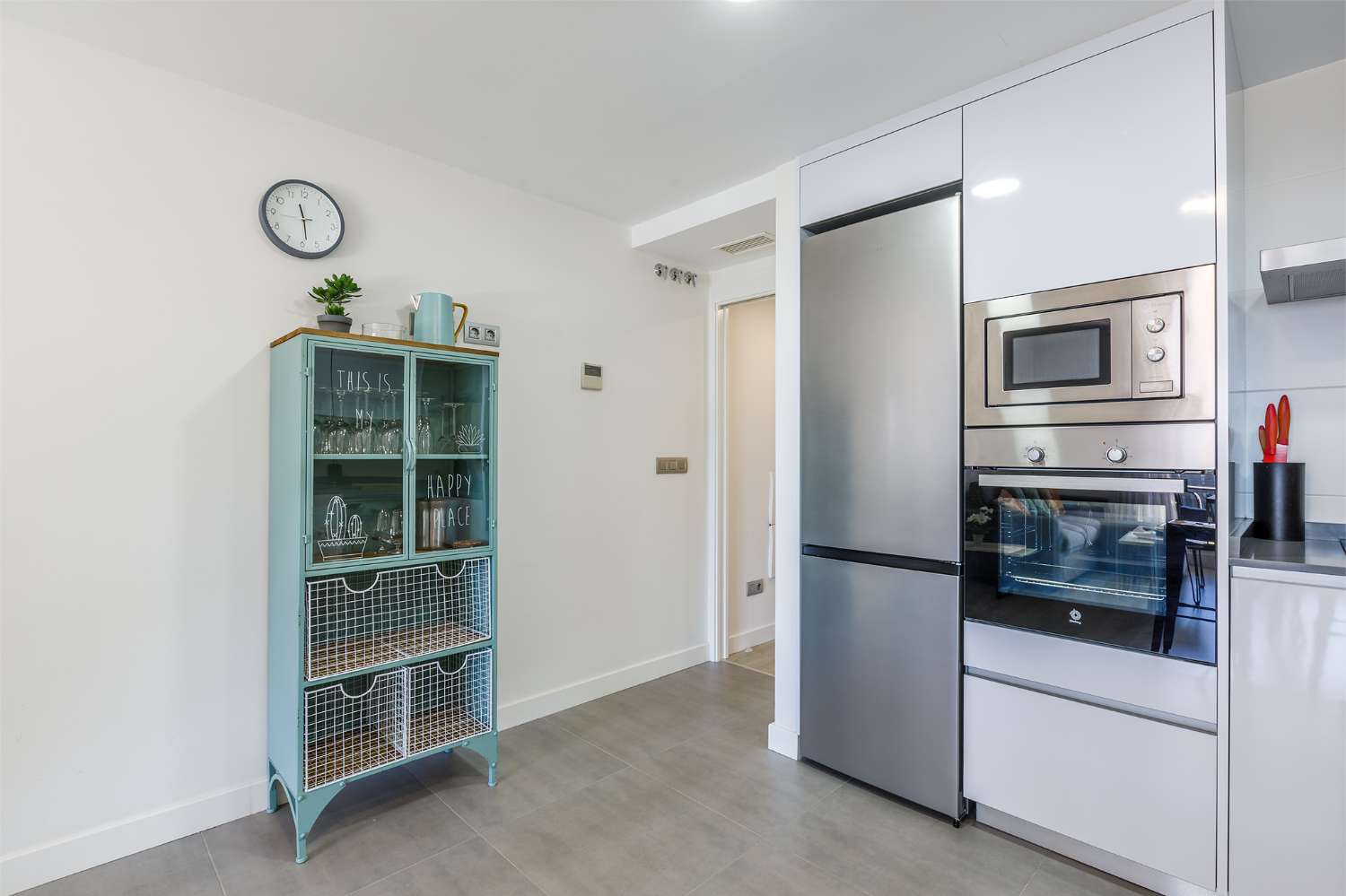 Appartement de trois chambres, avec jardin, barbecue et piscine communautaire à côté de la plage de Puerto de la Caleta