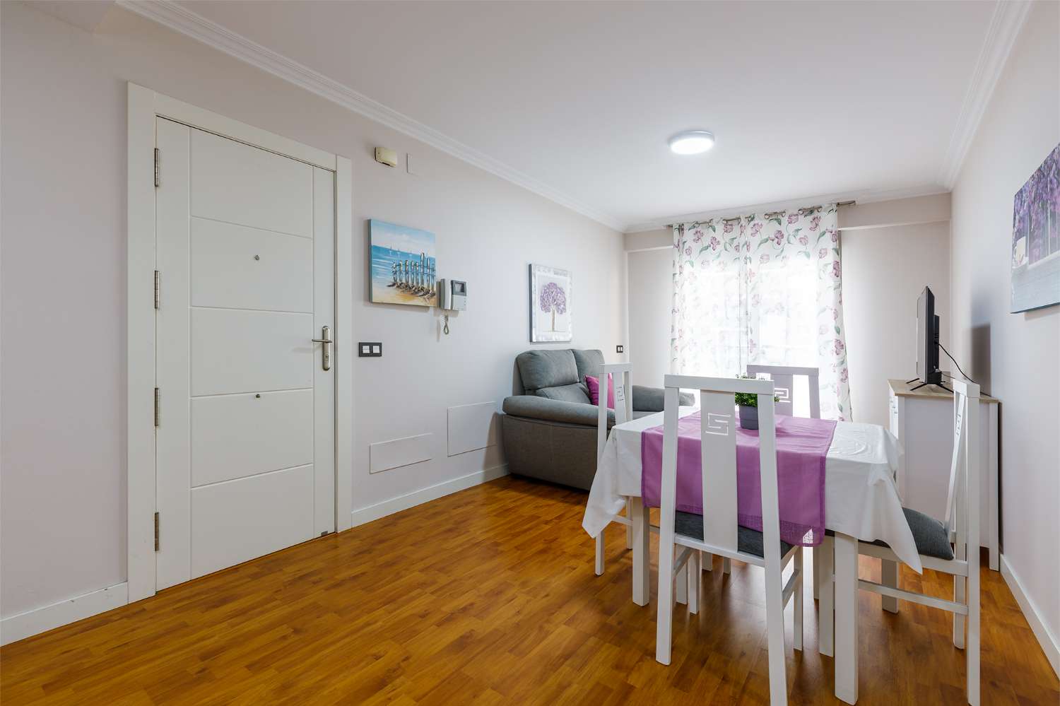 Appartement avec grande terrasse dans le centre de Torre del Mar, deux chambres, deux salles de bain