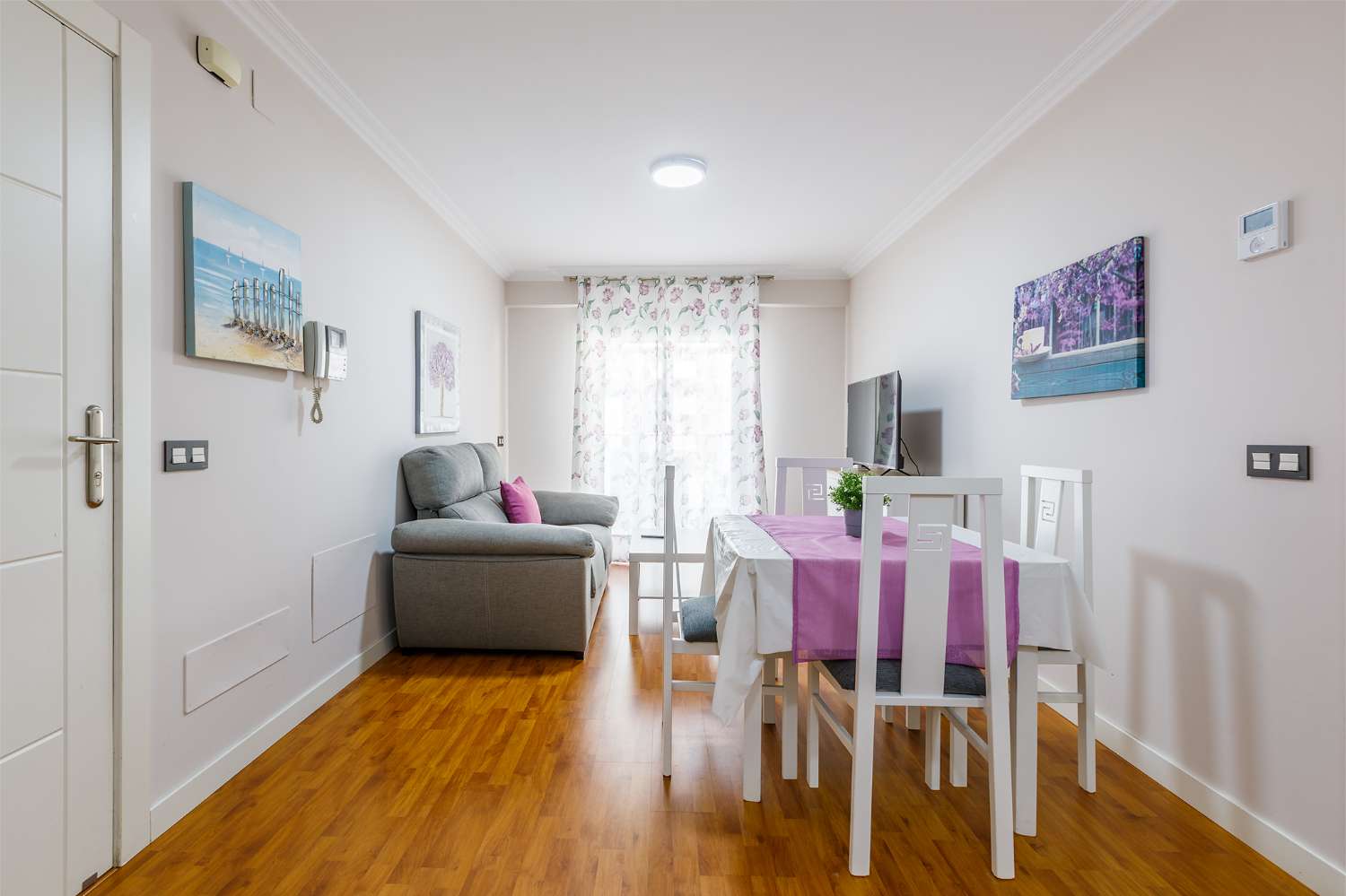 Appartement avec grande terrasse dans le centre de Torre del Mar, deux chambres, deux salles de bain