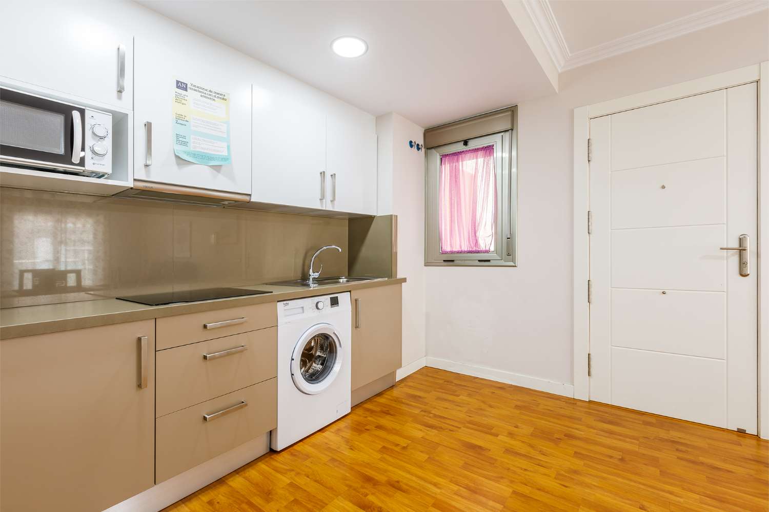 Appartement avec grande terrasse dans le centre de Torre del Mar, deux chambres, deux salles de bain