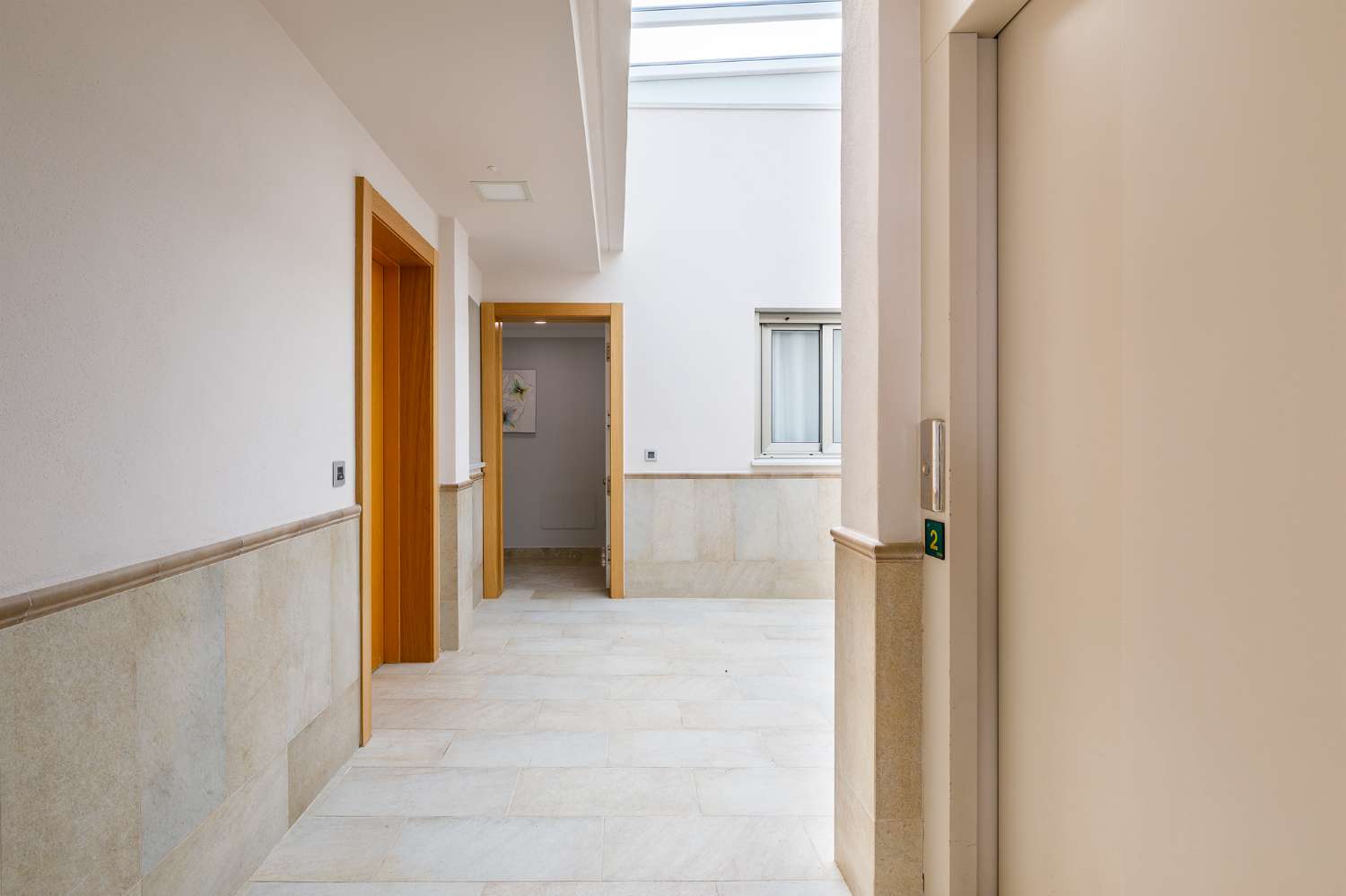 Appartement au centre-ville de Torre del Mar, avec grande terrasse, deux chambres et deux salles de bains