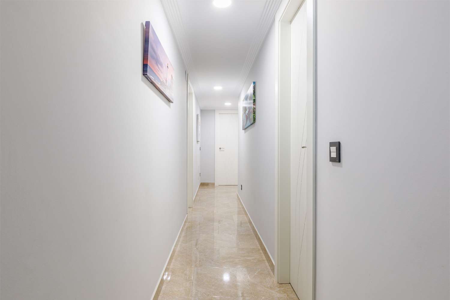 Appartement au centre-ville de Torre del Mar, avec grande terrasse, deux chambres et deux salles de bains