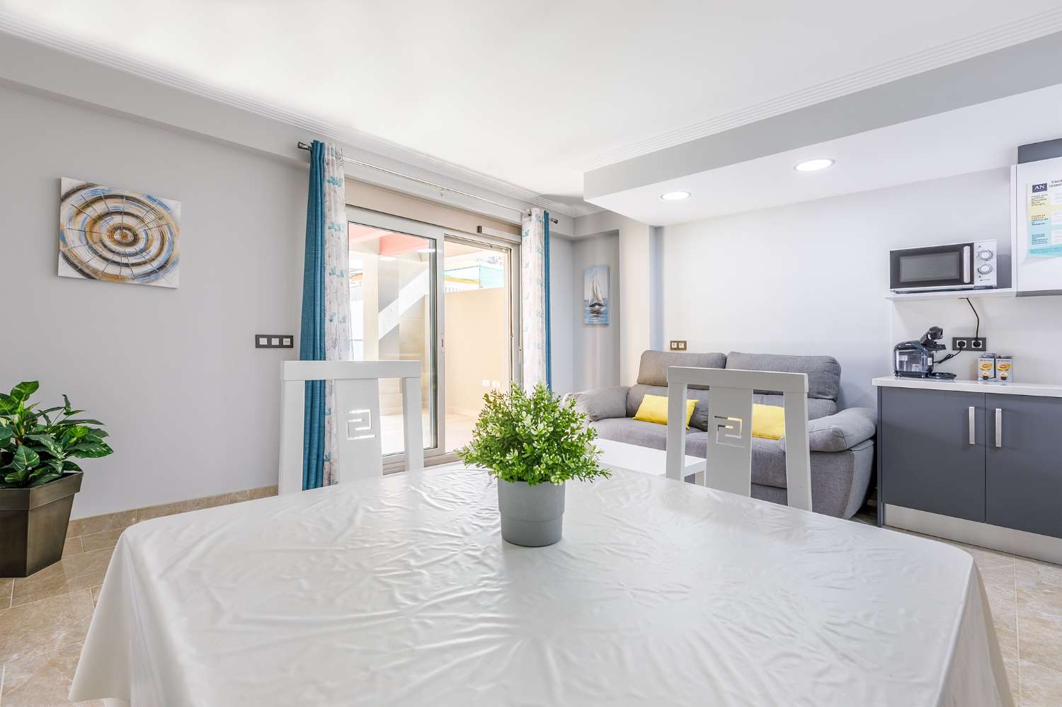 Torre del Mar downtown apartment, with large terrace, two bedrooms and two bathrooms