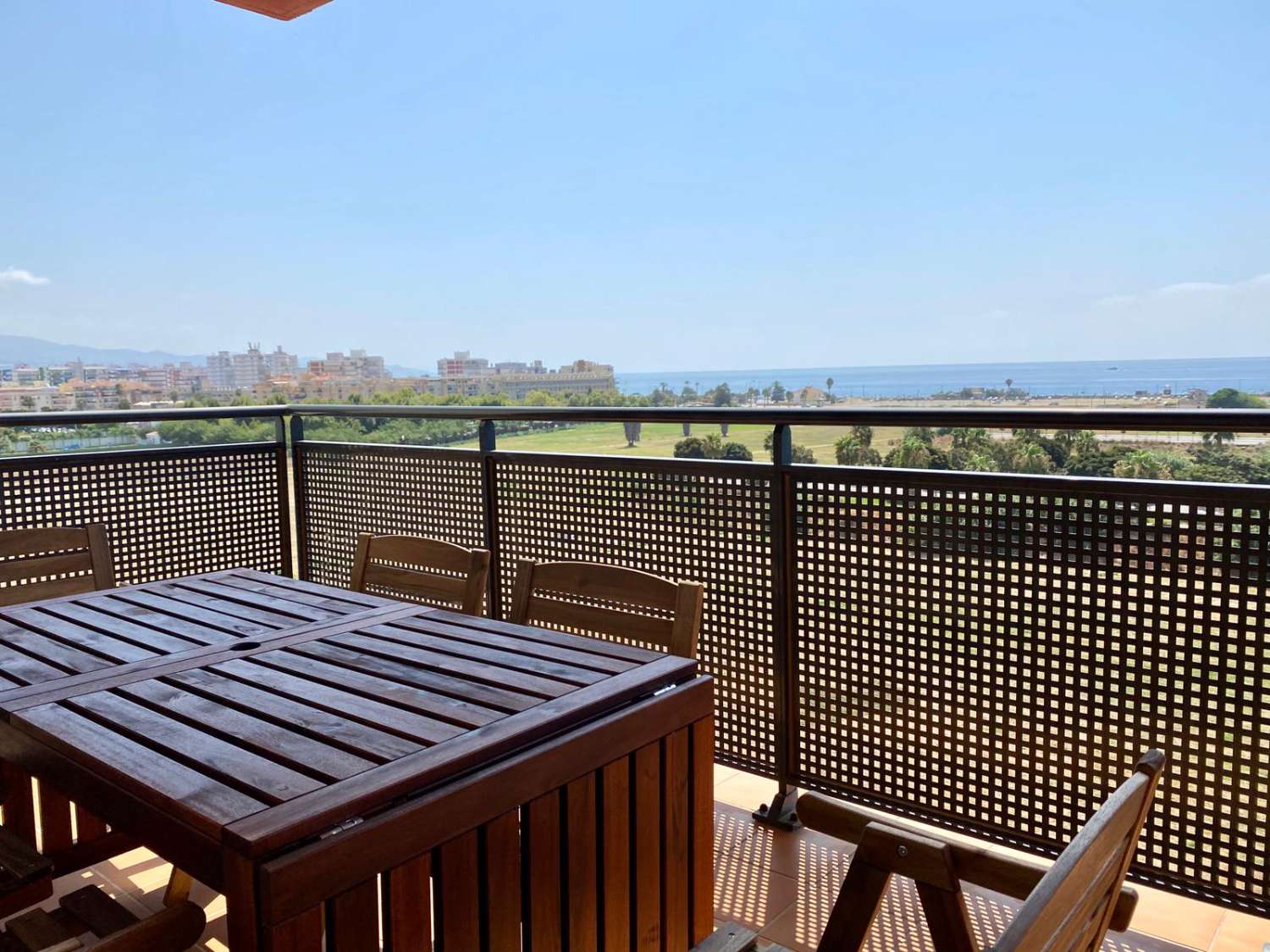 Appartement de trois chambres, avec piscine communautaire