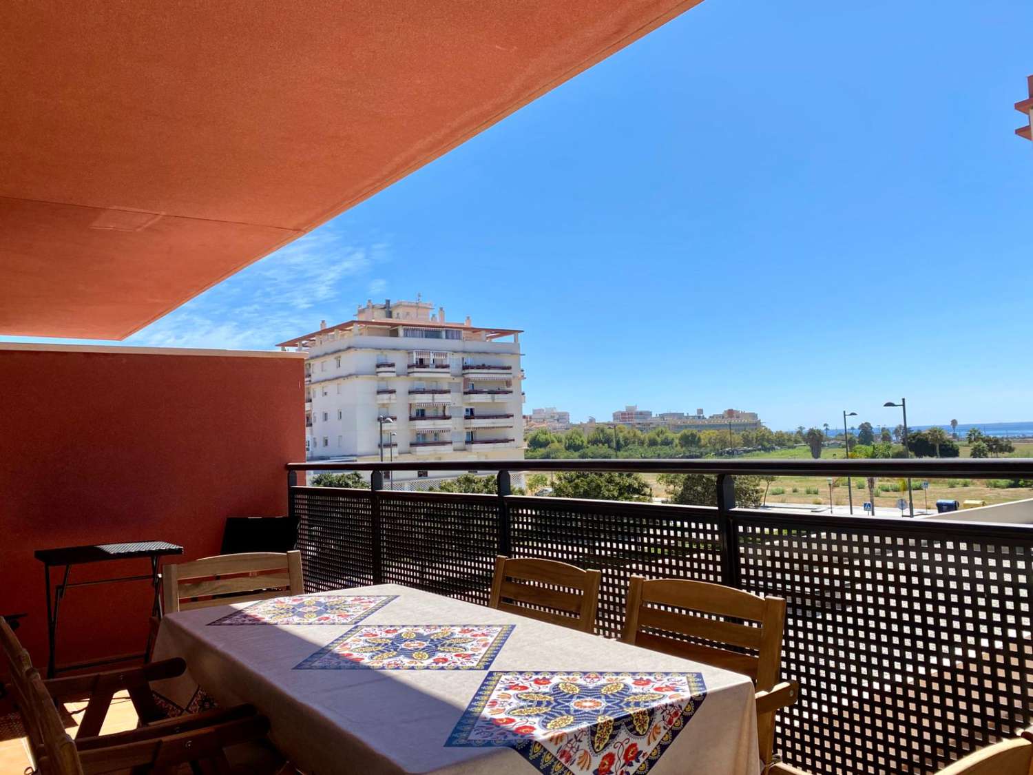 Apartamento con piscina zona nueva Torre del Mar