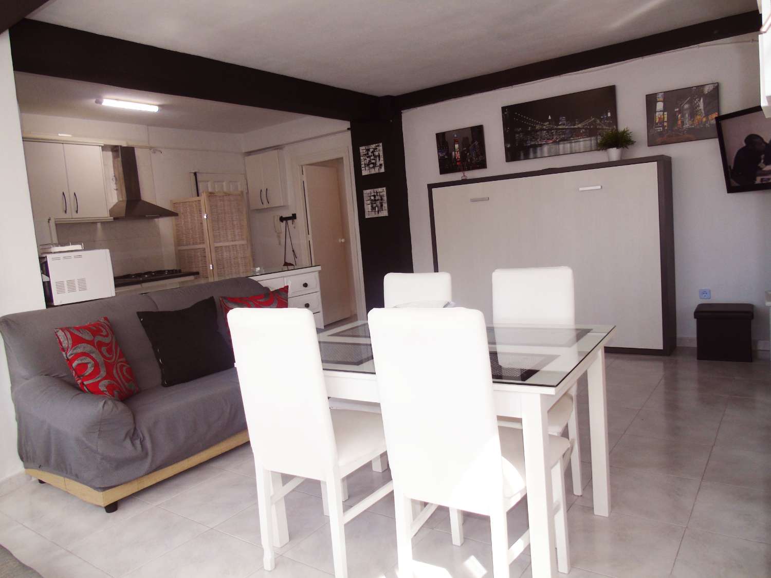 Appartement 1 chambre dans le centre de Torre del Mar, avec piscine commune