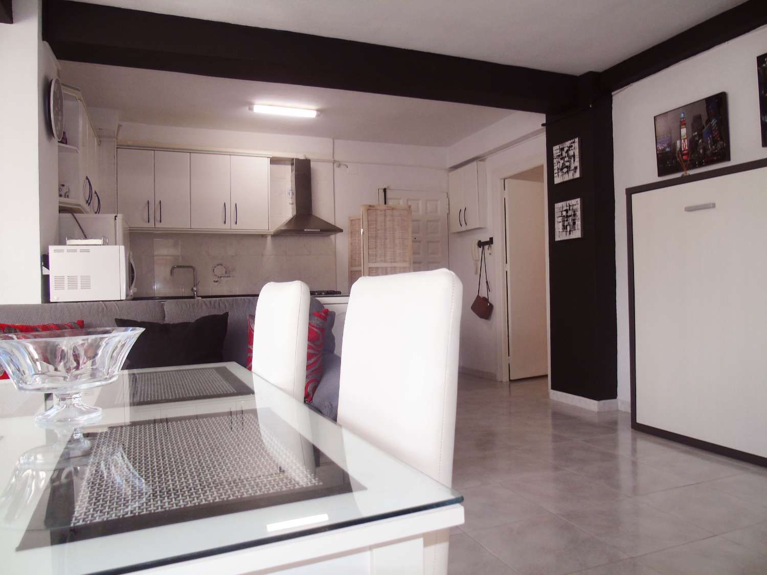 1 bedroom apartment in the center of Torre del Mar, with communal pool