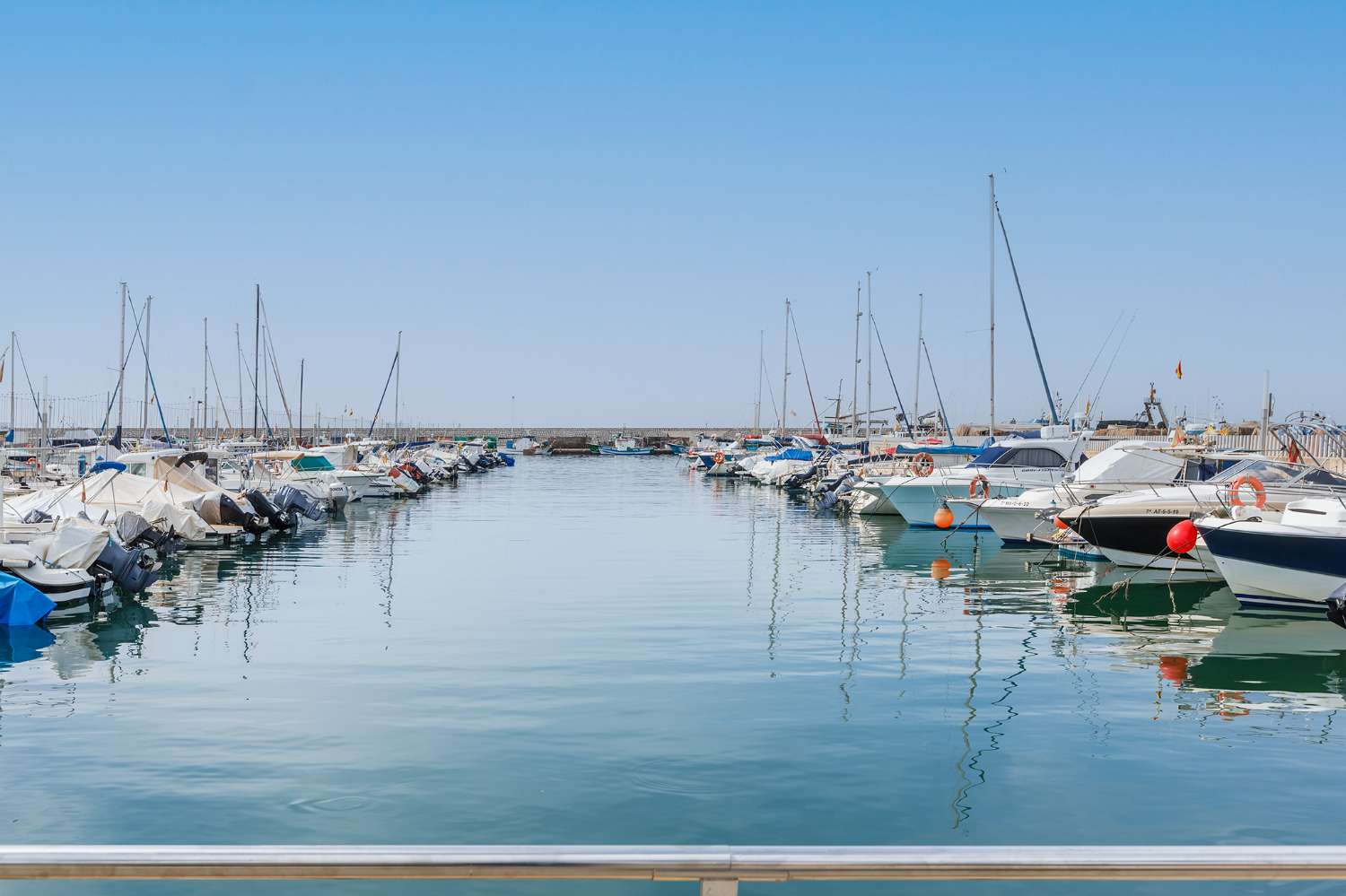 Lägenhet med ett sovrum, första raden i småbåtshamnen i La Caleta