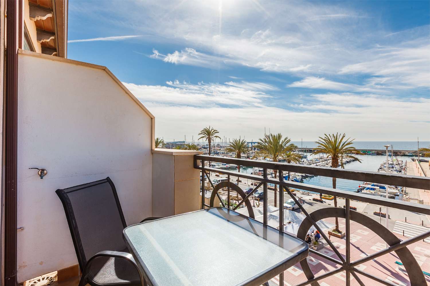 Penthouse mit einem Schlafzimmer, Terrasse und Blick auf den Yachthafen von La Caleta und das Meer