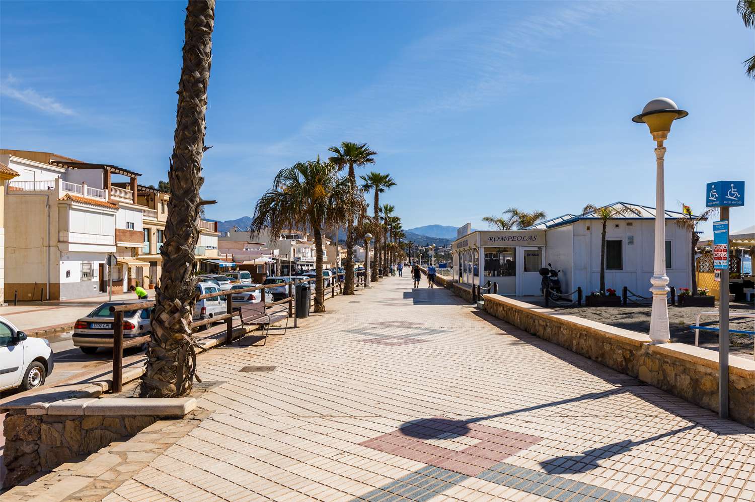 Pieni huoneisto loma Paseo Marítimo de Levante (Torre del Mar)