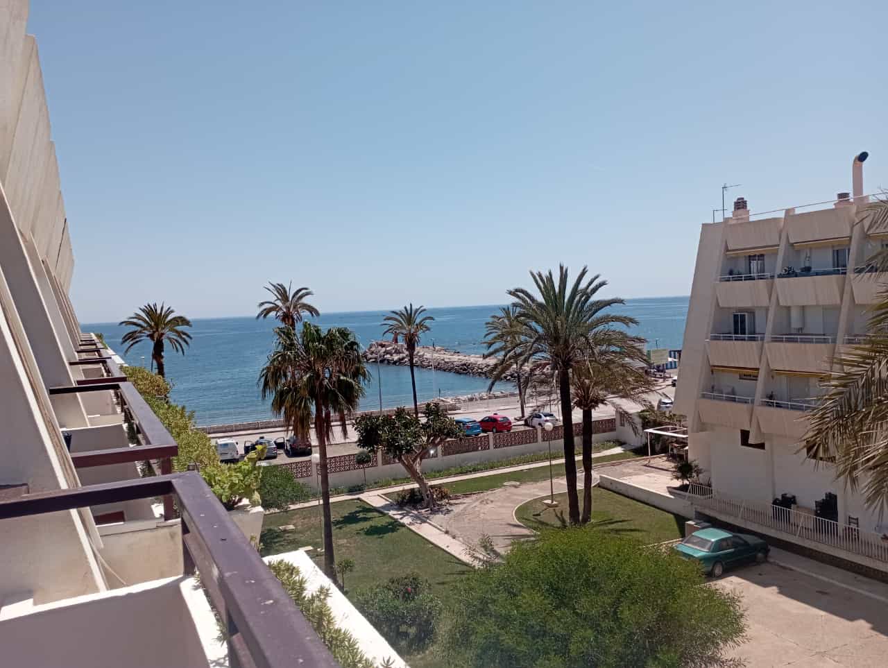 Apartamento primera línea de playa, con vista al Mar, terraza y barbacoa