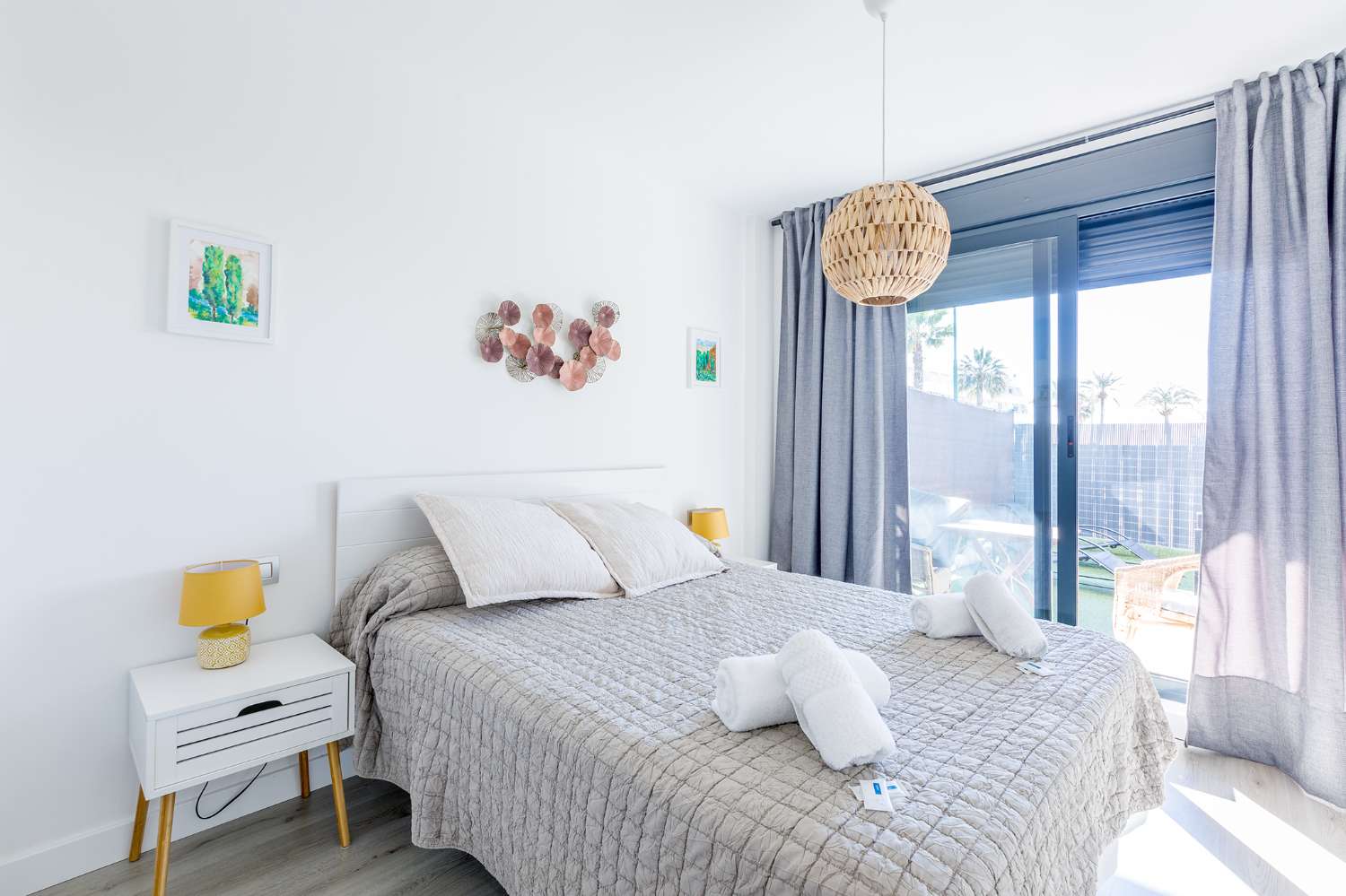 Apartamento tres dormitorios, cerca del mar, para invierno