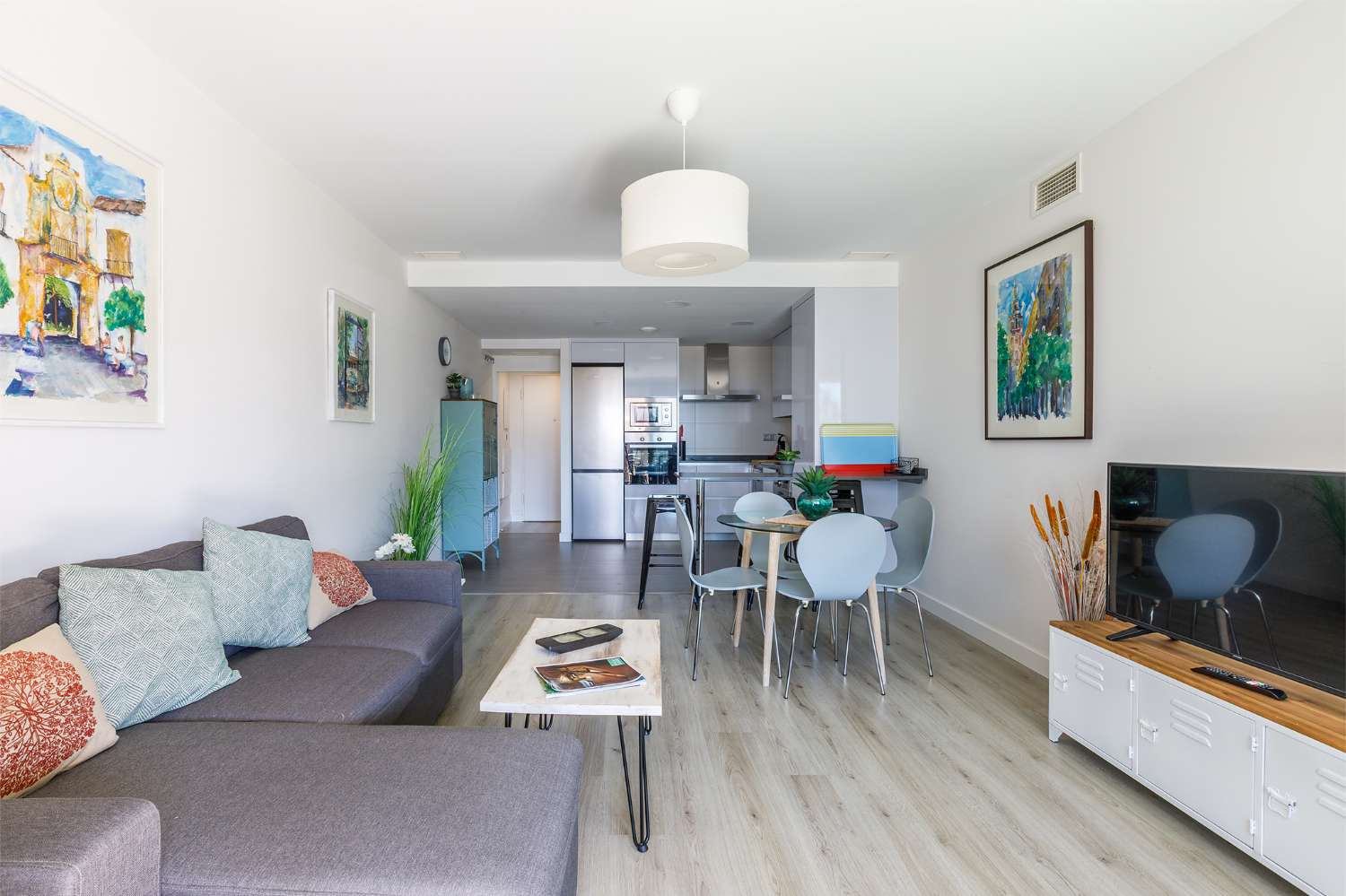 Apartamento tres dormitorios, cerca del mar, para invierno