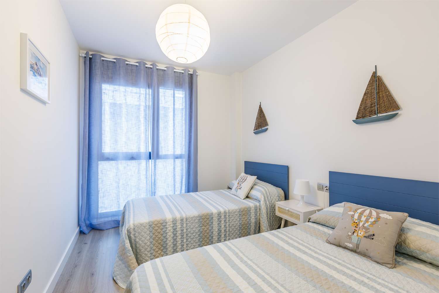 Apartamento tres dormitorios, cerca del mar, para invierno