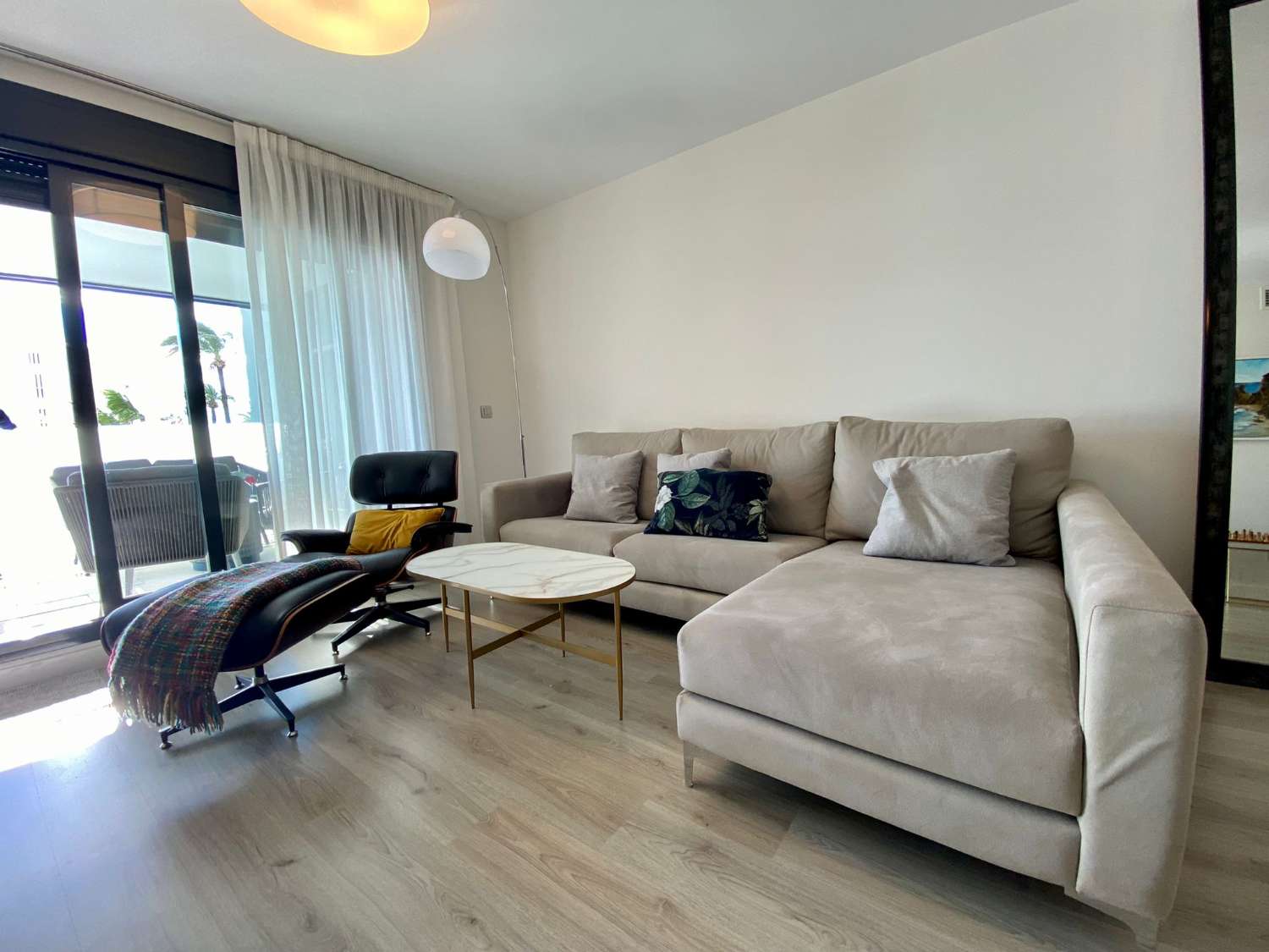 Apartment mit zwei Schlafzimmern, Terrasse und Gemeinschaftspool neben dem Strand von Puerto de la Caleta, verfügbar für den Winter