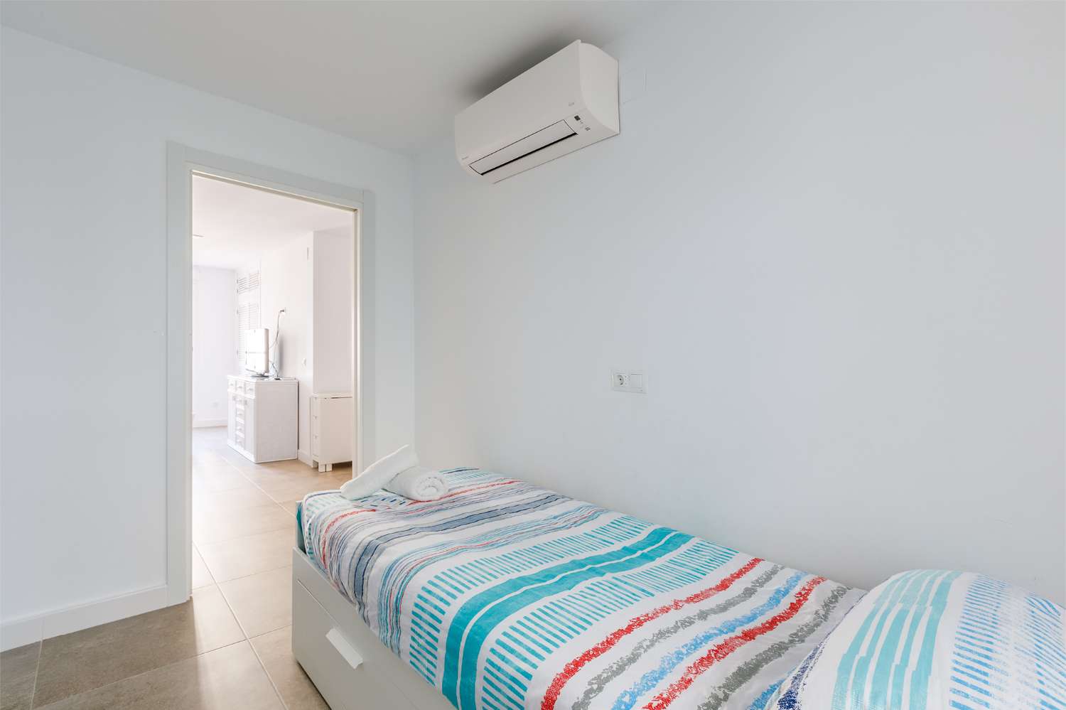Apartment mit zwei Schlafzimmern im Zentrum von Torre del Mar, verfügbar für den Winter