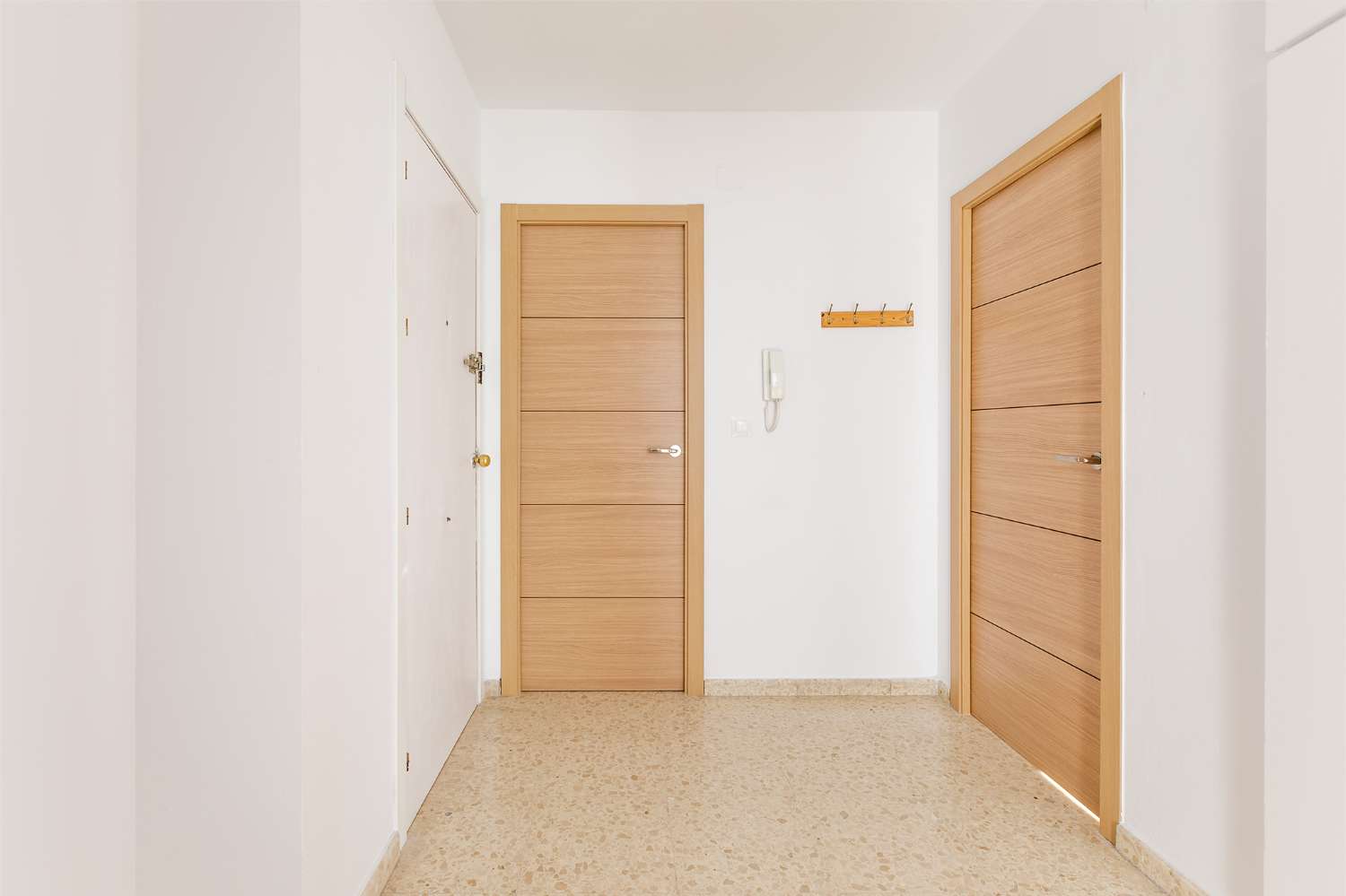 Apartamento primer linea de playa, zona del Faro de Torre del Mar, para invierno