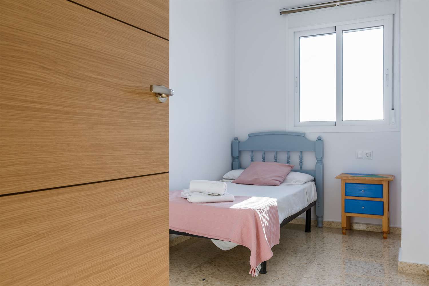 Apartamento primer linea de playa, zona del Faro de Torre del Mar, para invierno