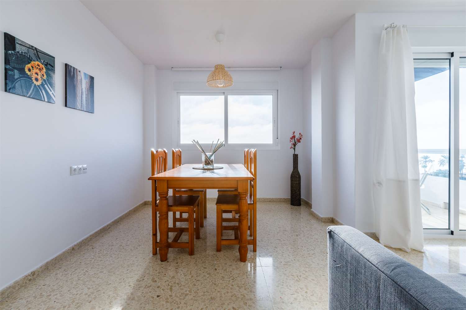 Apartamento primer linea de playa, zona del Faro de Torre del Mar, para invierno