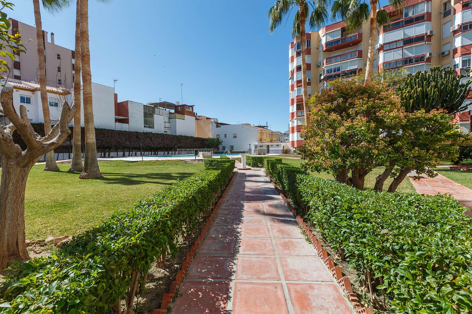 Apartment with two bedrooms, two bathrooms in the center of Torre del Mar, available in winter