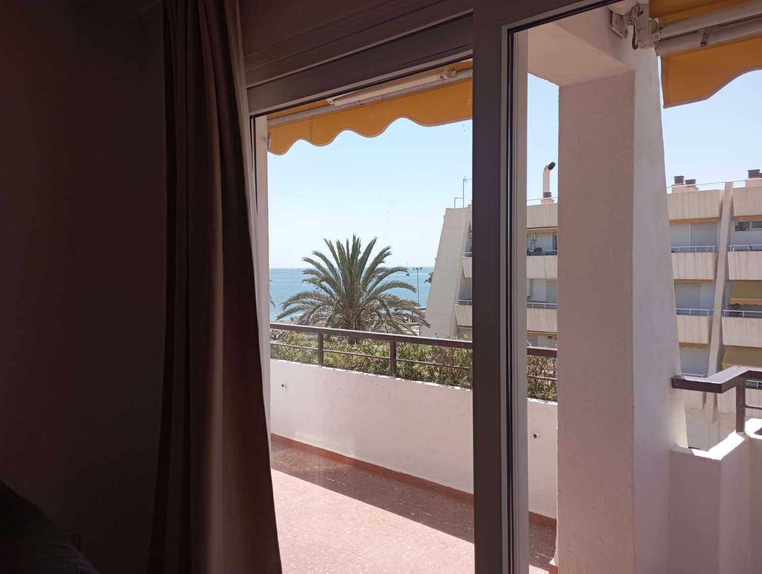 Appartement en bord de mer, avec vue sur la mer, terrasse et barbecue, pour la saison d&#39;hiver