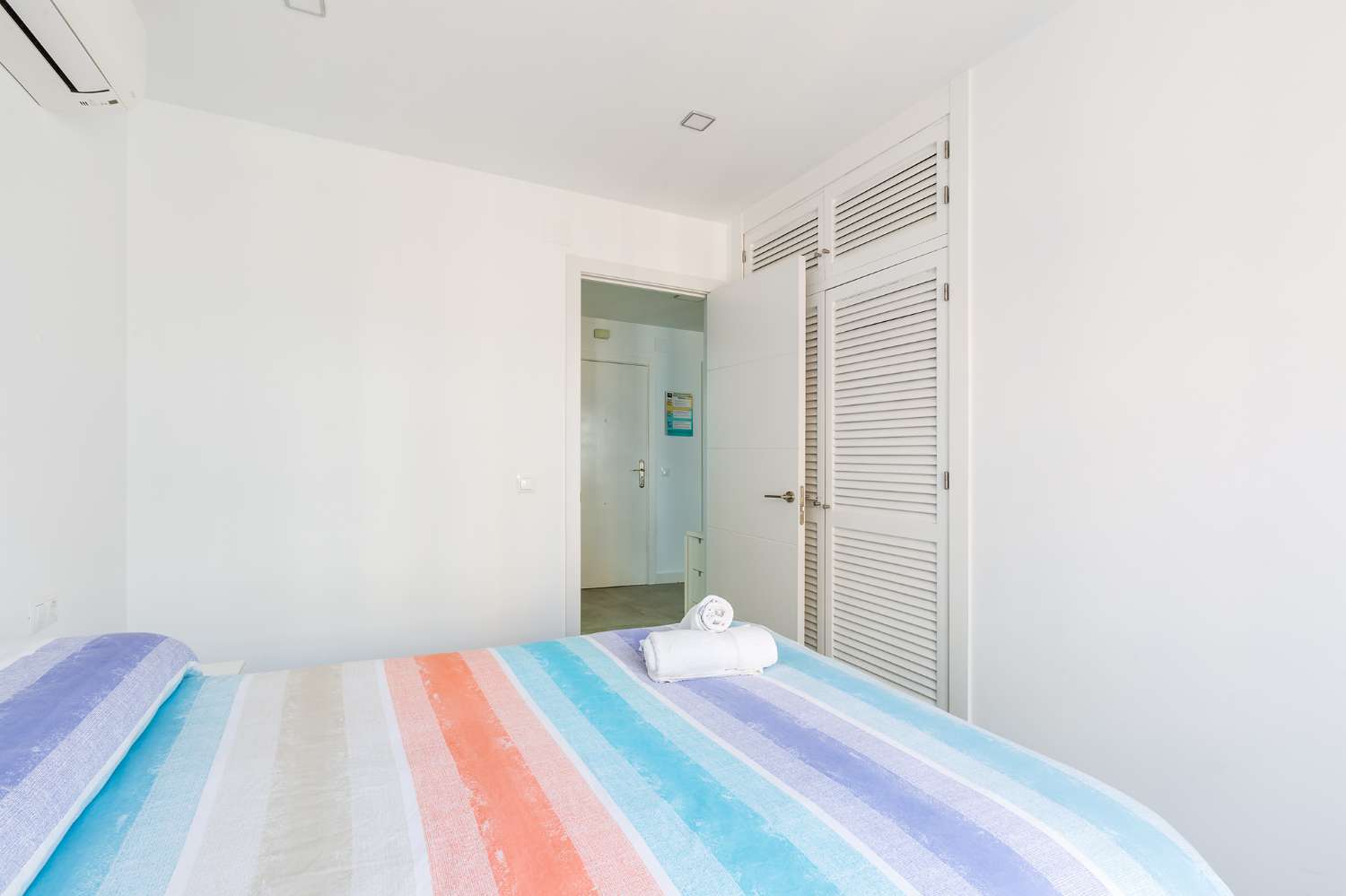 ¡Tu Hogar Costero! Apartamento 2 Dormitorios en Torre del Mar, Listo para Disfrutar y Rentable