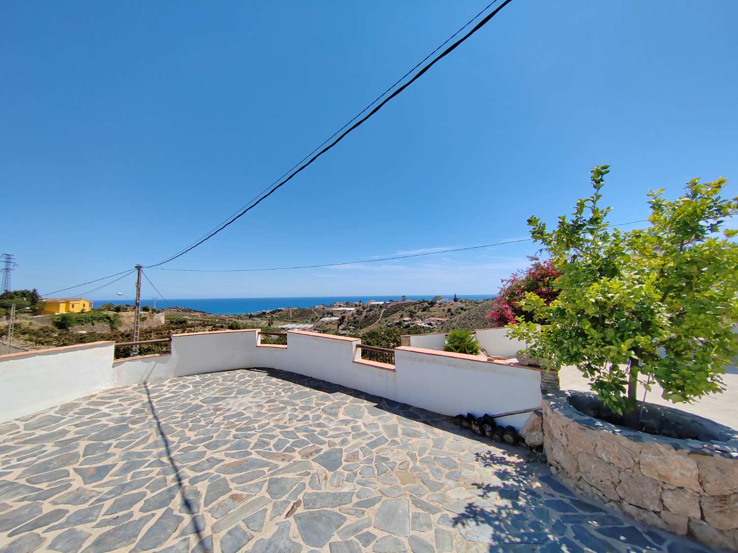 Country Property for sale in Almayate