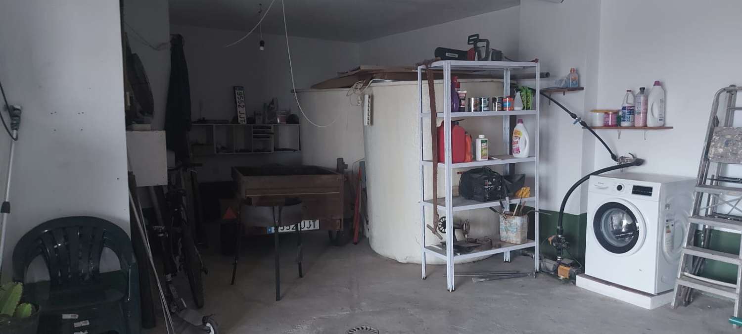 Country Property for sale in Almayate