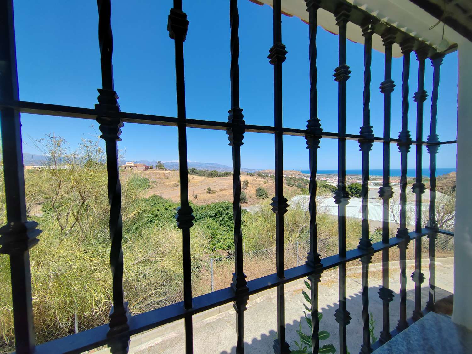 Country Property for sale in Almayate