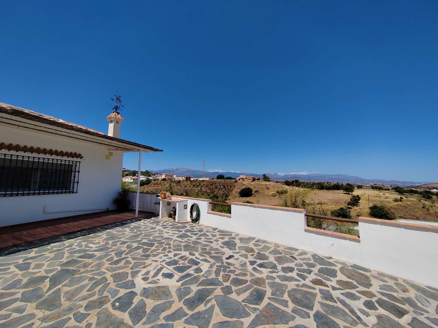 Country Property for sale in Almayate