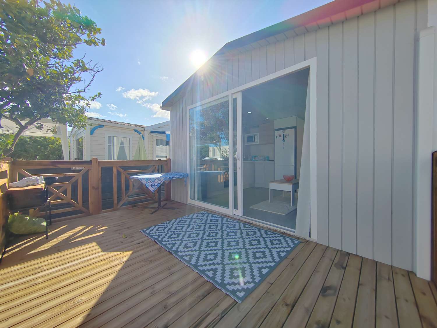 Moderna Casa Prefabricada en Camping Valle Niza