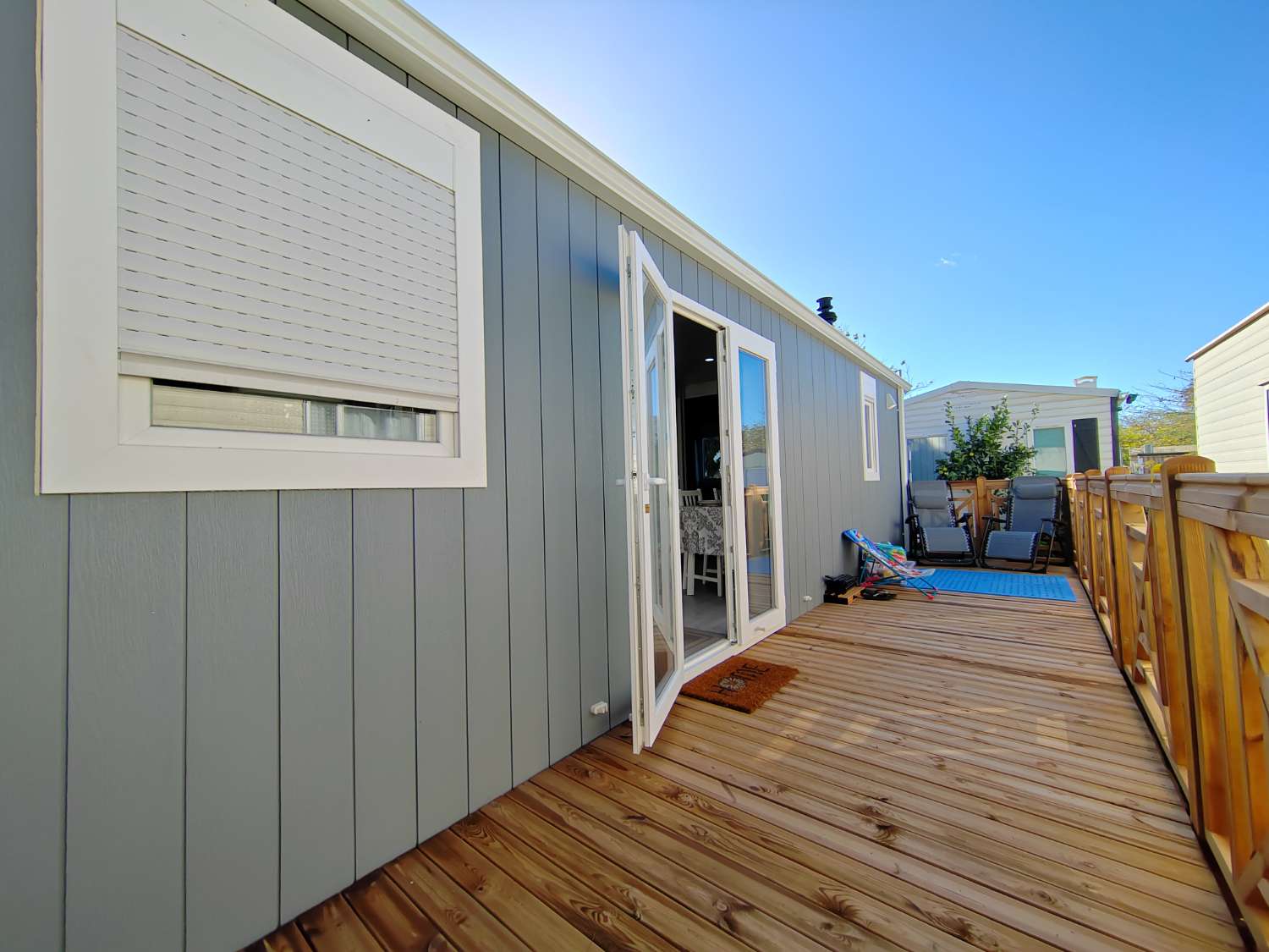 Moderna Casa Prefabricada en Camping Valle Niza