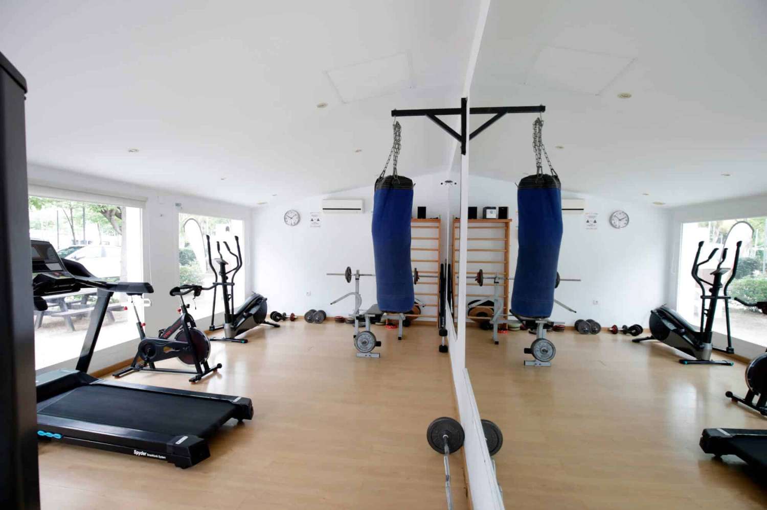 Moderna Casa Prefabricada en Camping Valle Niza