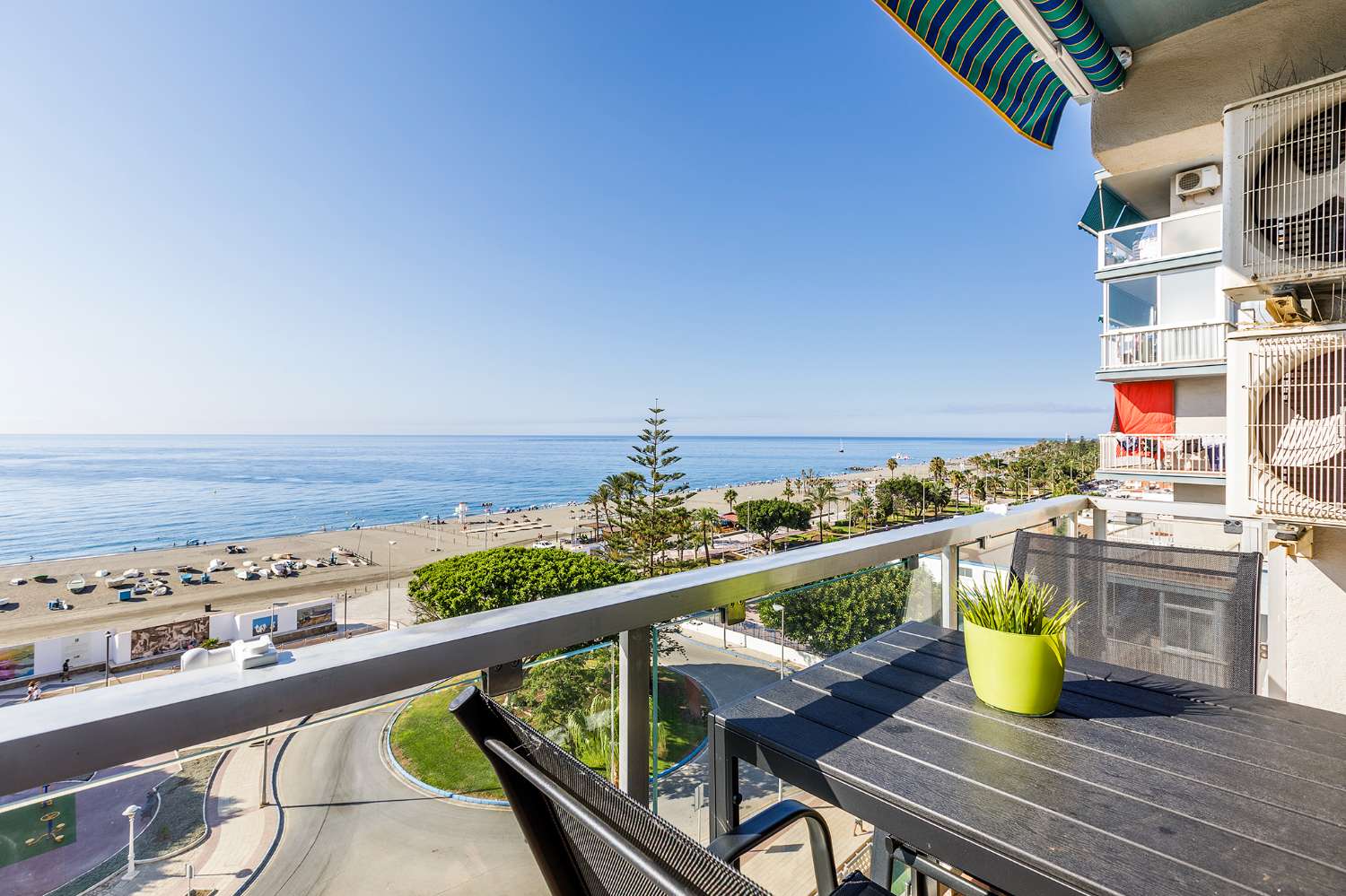 Apartamento Frente al Mar con Vistas Panorámicas