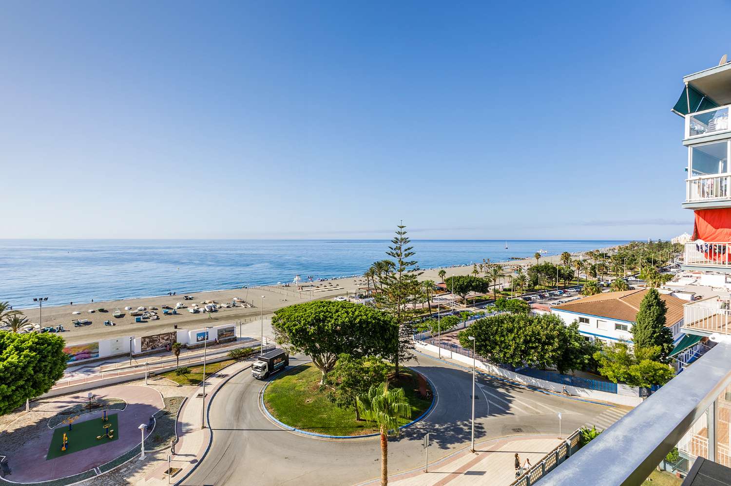 Apartamento Frente al Mar con Vistas Panorámicas