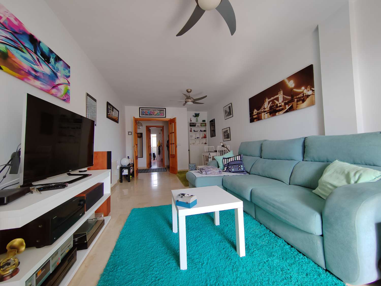 Vivienda Amplia y Luminosa a 50 Metros de la Playa – Caleta de Vélez
