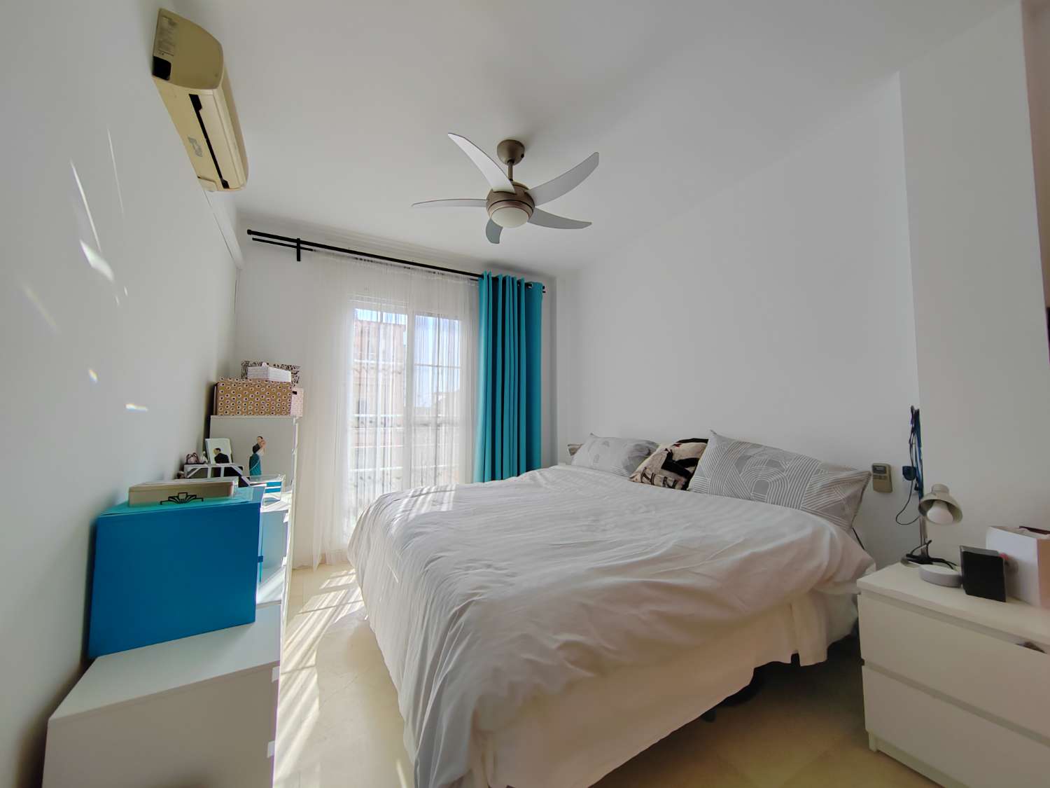 Vivienda Amplia y Luminosa a 50 Metros de la Playa – Caleta de Vélez